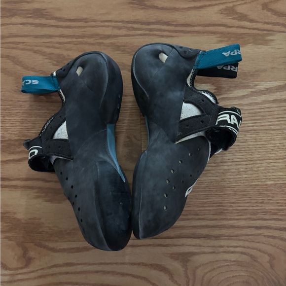 Scarpa Drago LV climbing shoes size EU 39/US 7.5
Women’s - Picture 2 of 10